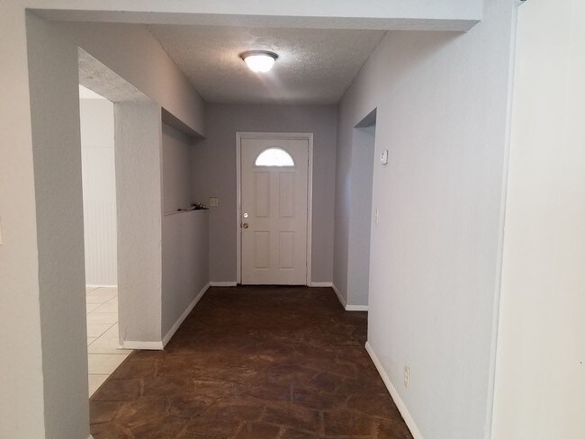 Foto del edificio - 8304 N Brooks St