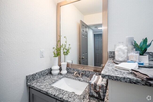1BR, 1BA - Broadway - 700SF - Baño - Vetra West End