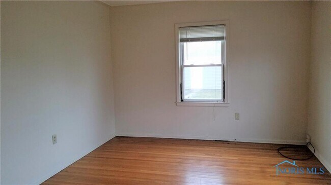 Building Photo - 232 W Gramercy Ave