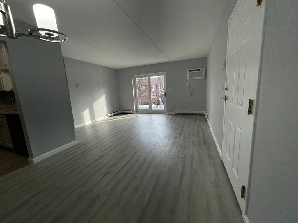 36 Maple Crest Cir Unit E, Holyoke, MA 01040 Condo for Rent in