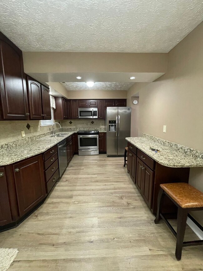 Foto del edificio - 338 Oxford Dr