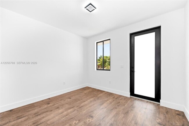 Foto del edificio - 854 SW 1st St
