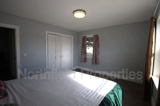 Building Photo - 1905 4th Street