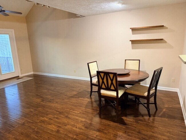 Foto del edificio - Maryville 37803 - 3 bedroom condo with bonus room - Call Troy Adams (865) 233-6949