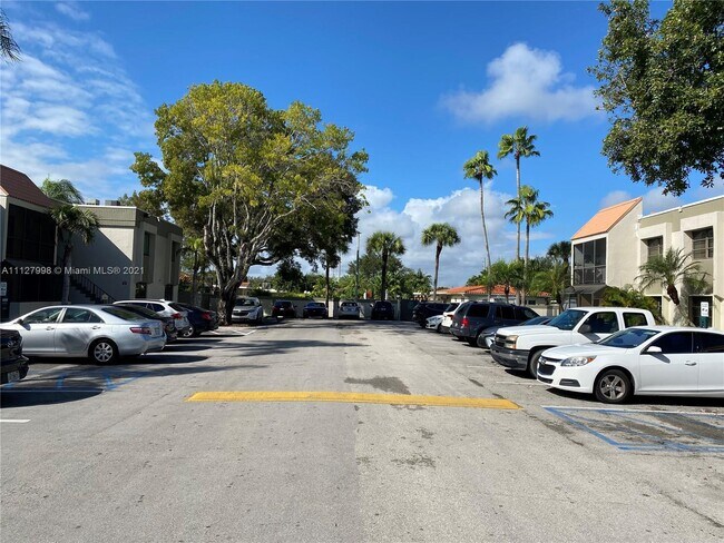 Foto del edificio - 7969 SW 104th St