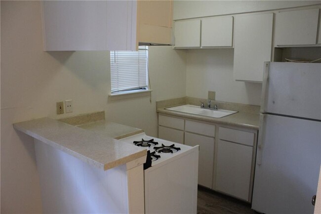 Building Photo - 4204 Speedway