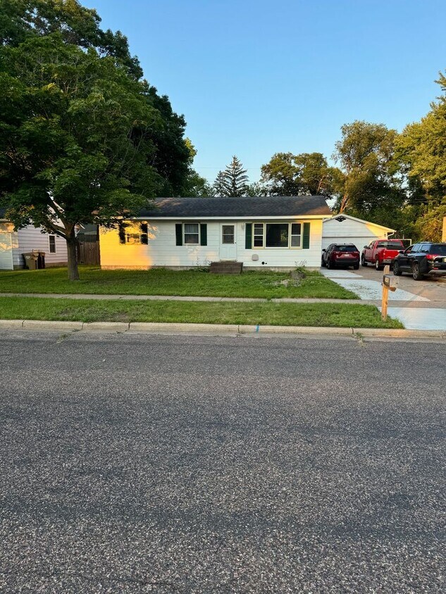 Primary Photo - 3 Bedroom Single Family Home in Eau Claire