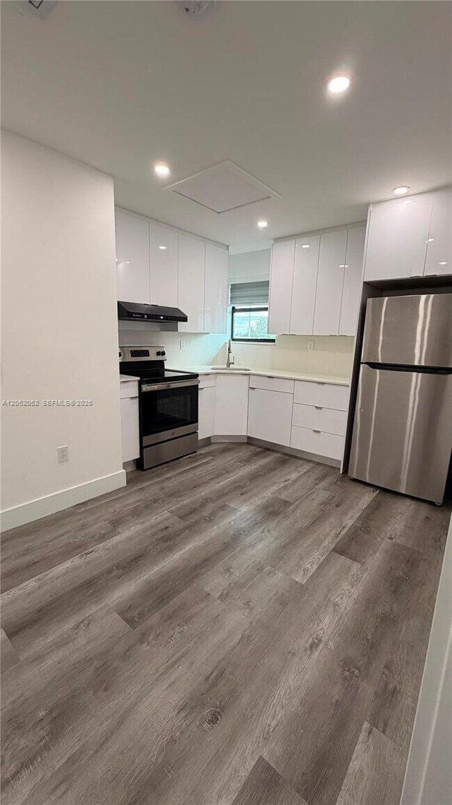 Foto del edificio - 10370 SW 24th St