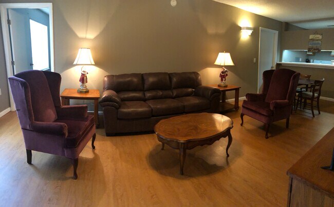 Building Photo - 1440 collegiate circle