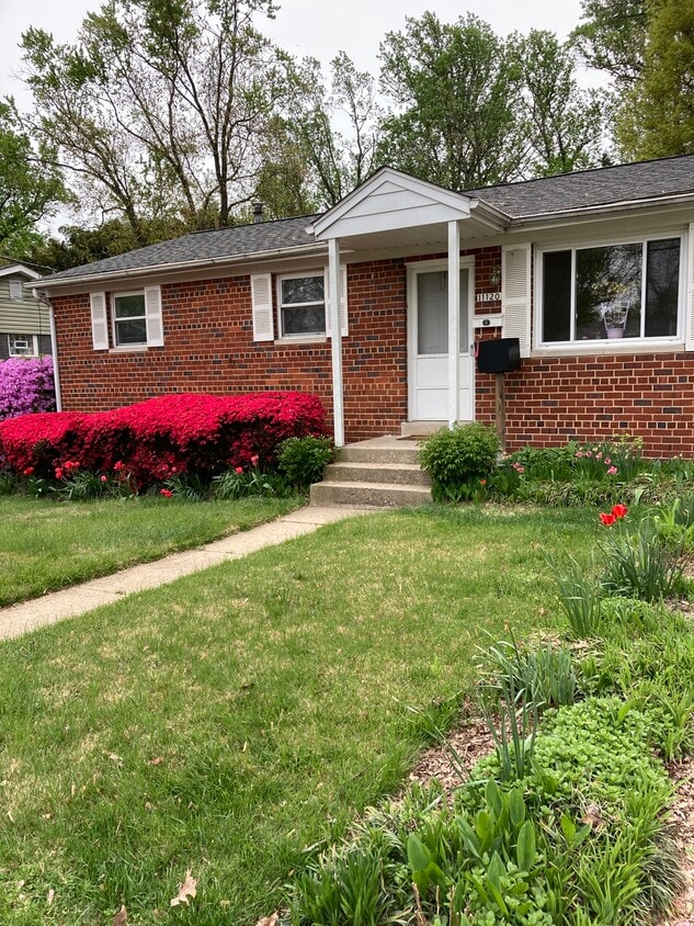 Photo - 120 Troy Rd (North Bethesda, MD)