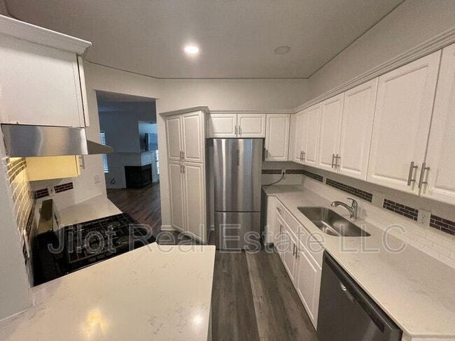 Photo - 61 Fulton St SE House