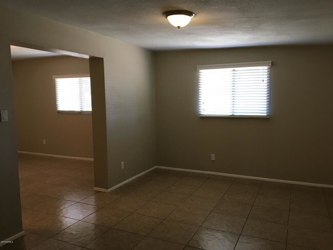 Foto del edificio - 4217 N 64th Ave