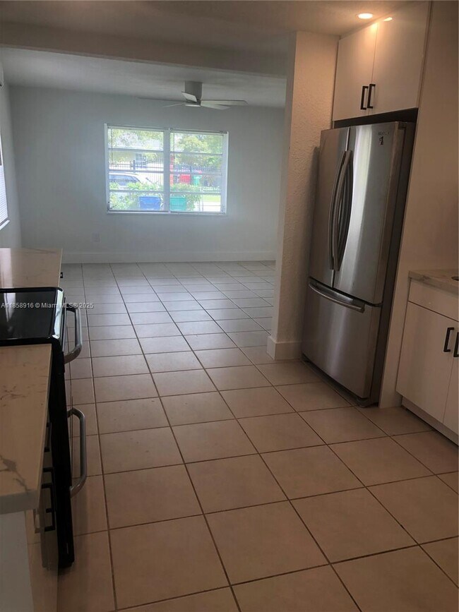 Foto del edificio - 300 NW 97th St