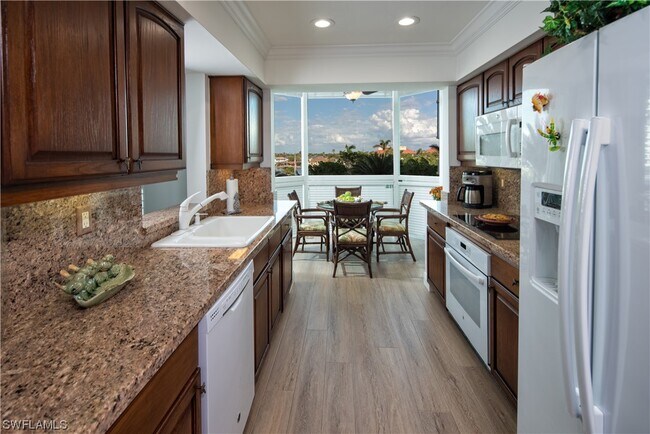 Building Photo - 4255 Gulf Shore Blvd N