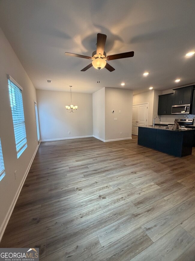 Building Photo - 6389 Sundowner Pl