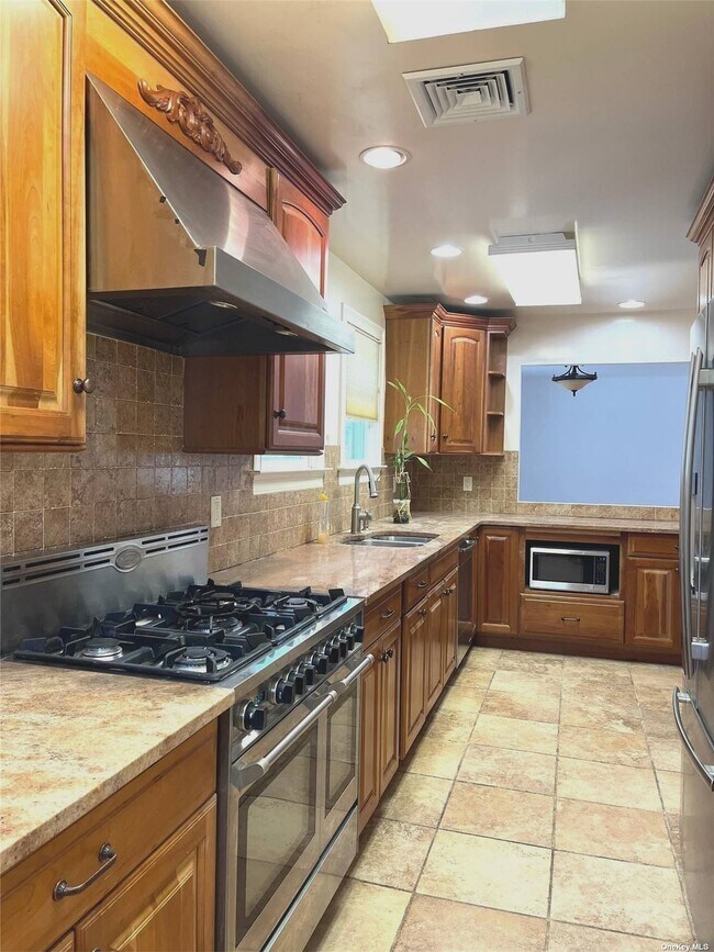 Building Photo - 93 Ohio Ave