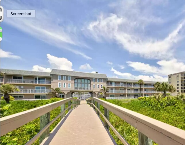 Foto del edificio - 770 Diplomat Blvd