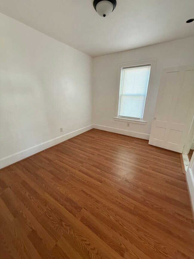 Bedroom 1 - 117 Earle St