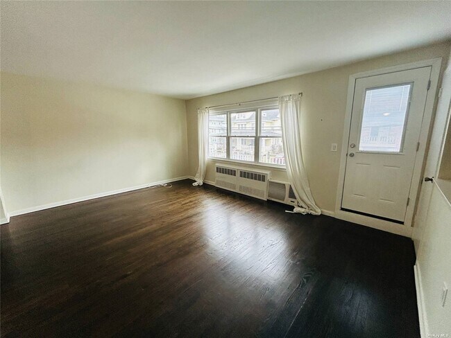 Foto del edificio - 151 Beach 122nd St