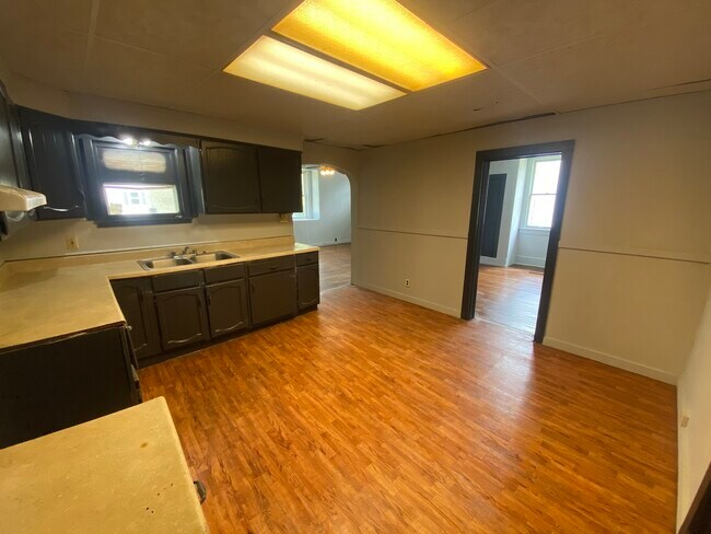 Building Photo - 116 S Griffin St