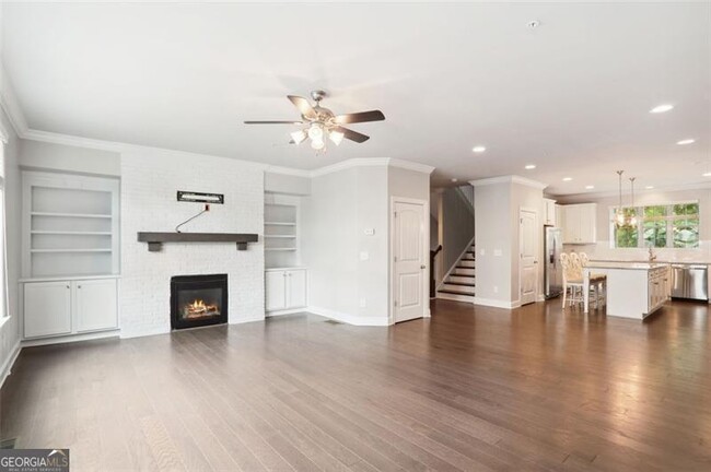 Building Photo - 549 Henry