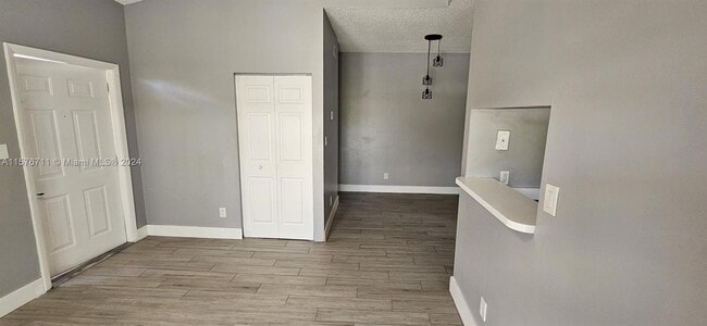 Building Photo - 720 Cypress Ln