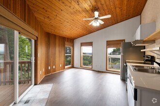 Building Photo - 2221 Timothy Dr NW