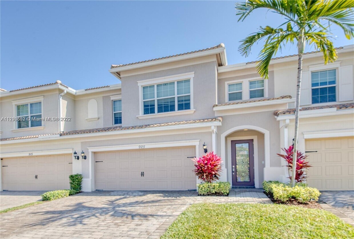925 Banyan Dr, Hollywood, FL 33021 Townhome Rentals in Hollywood FL
