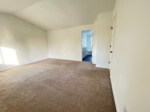 Building Photo - 17404 44th Ave E