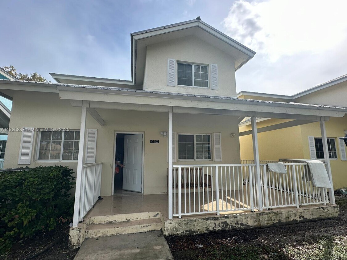 Foto principal - 430 NW 20th St