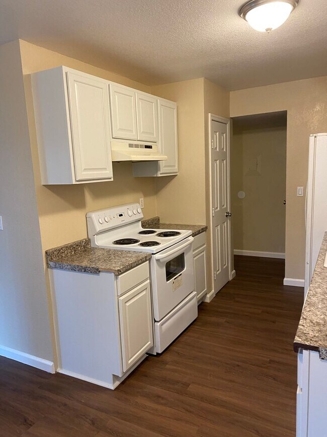 Building Photo - 4606 Neil Rd