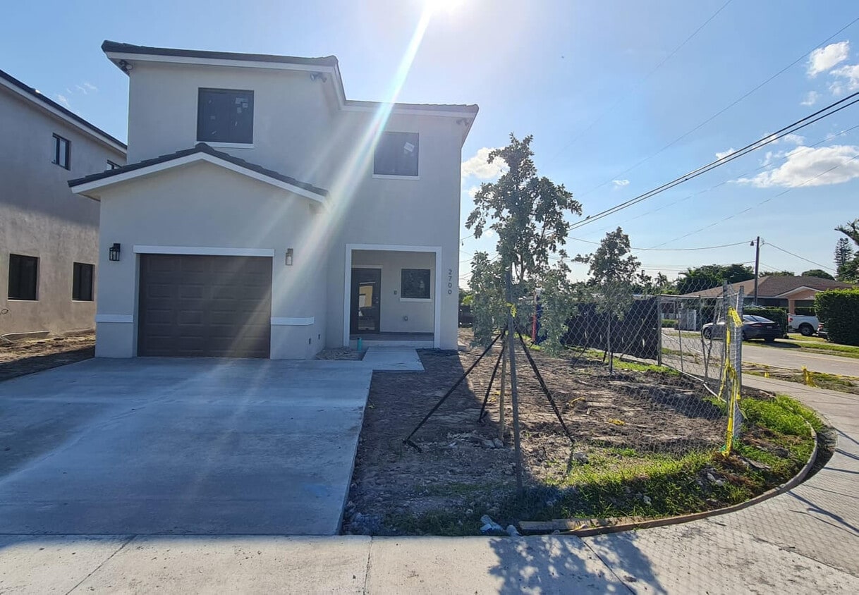 2700 SW 90th Ave, Miami, FL 33165 House Rental in Miami, FL
