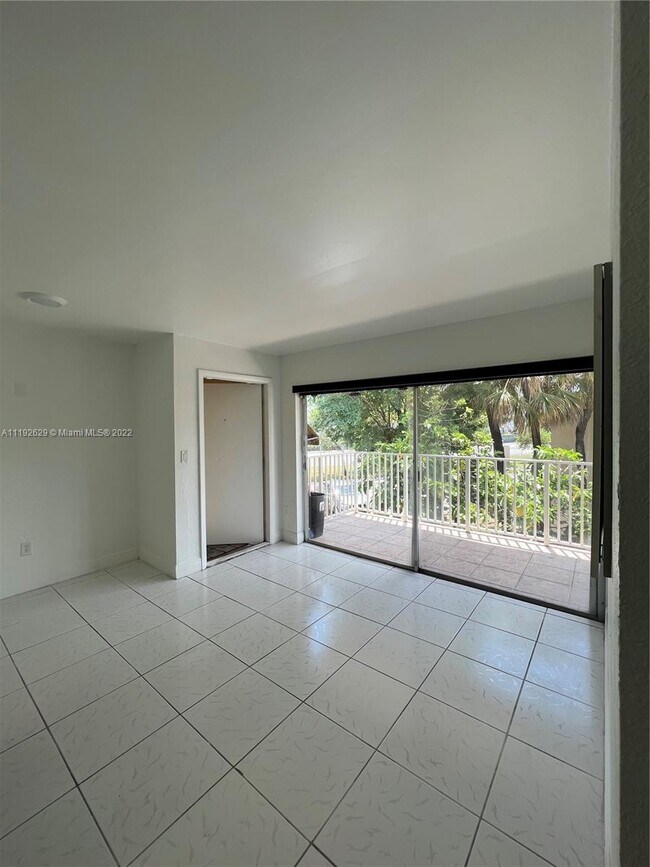 Foto del edificio - 4200 NW 79th Ave