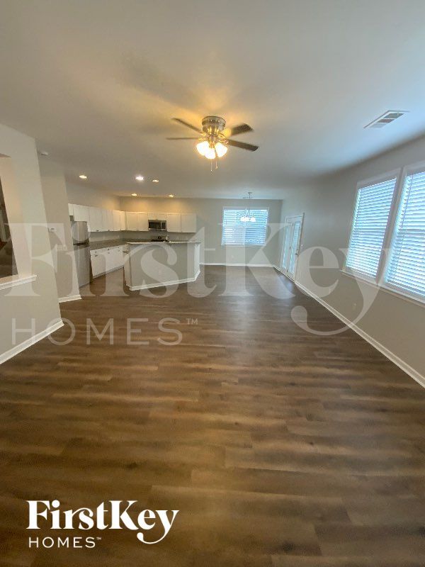 Foto del edificio - 85 Parkmont Way