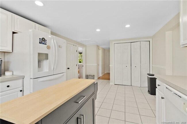 Foto del edificio - 5025 Durham Rd