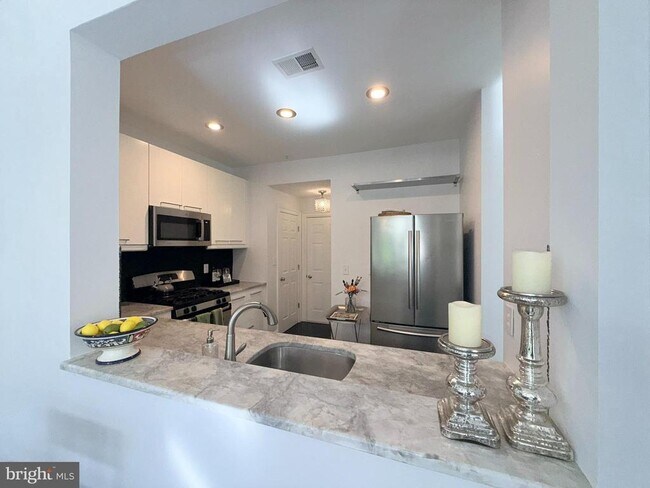 Building Photo - 21146 Domain Terrace