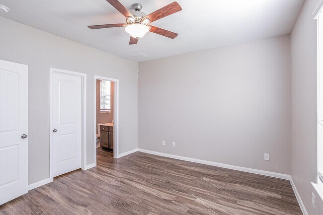 Foto del edificio - 3742 Otello Pl