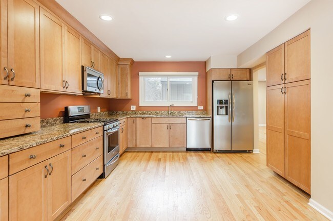 Foto del edificio - 100 Burnside Ct