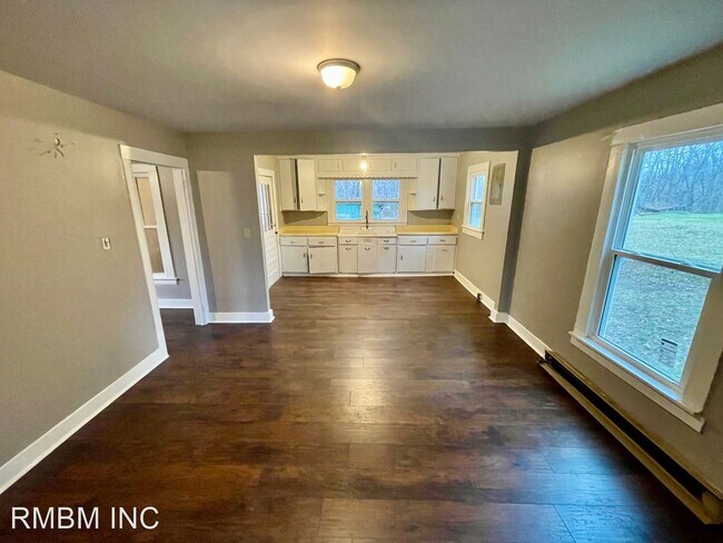 Building Photo - 3 br, 1 bath House - 212 N Stout Street