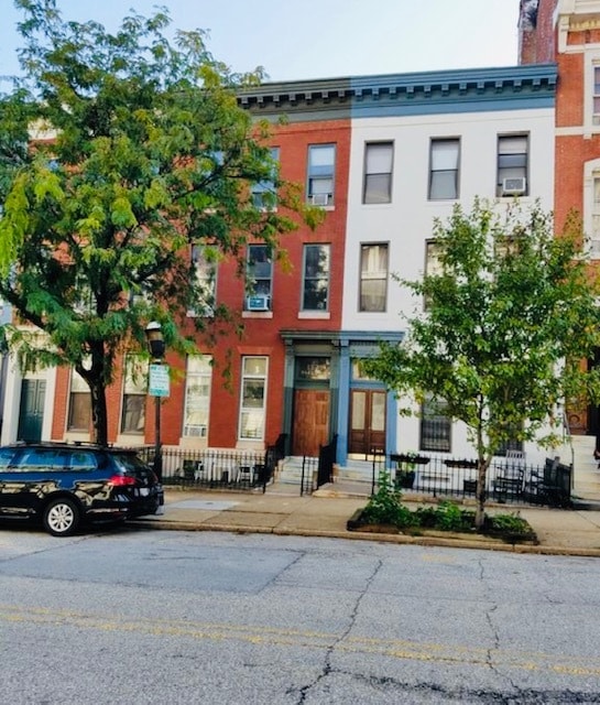 Primary Photo - 1521 Park Ave