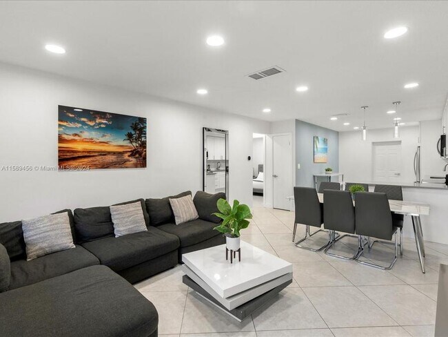 Foto del edificio - 5063 SW 27th Ave