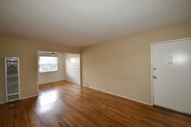 Foto del edificio - 1212 N Hollywood Way