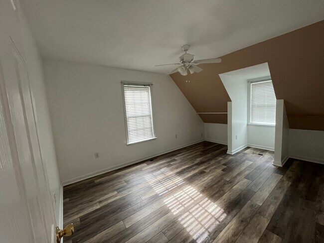 Bedroom - 4200 Lee Hill School Dr