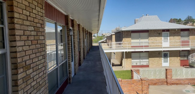 Building Photo - 4165 Krupp Dr