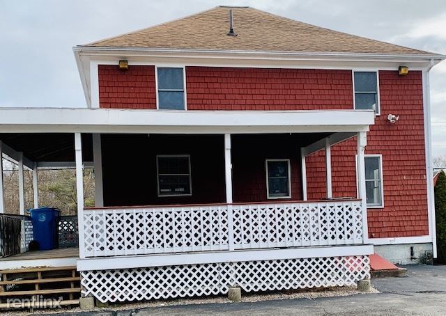 Primary Photo - 4 br, 1.5 bath House - 864 Bedford Street