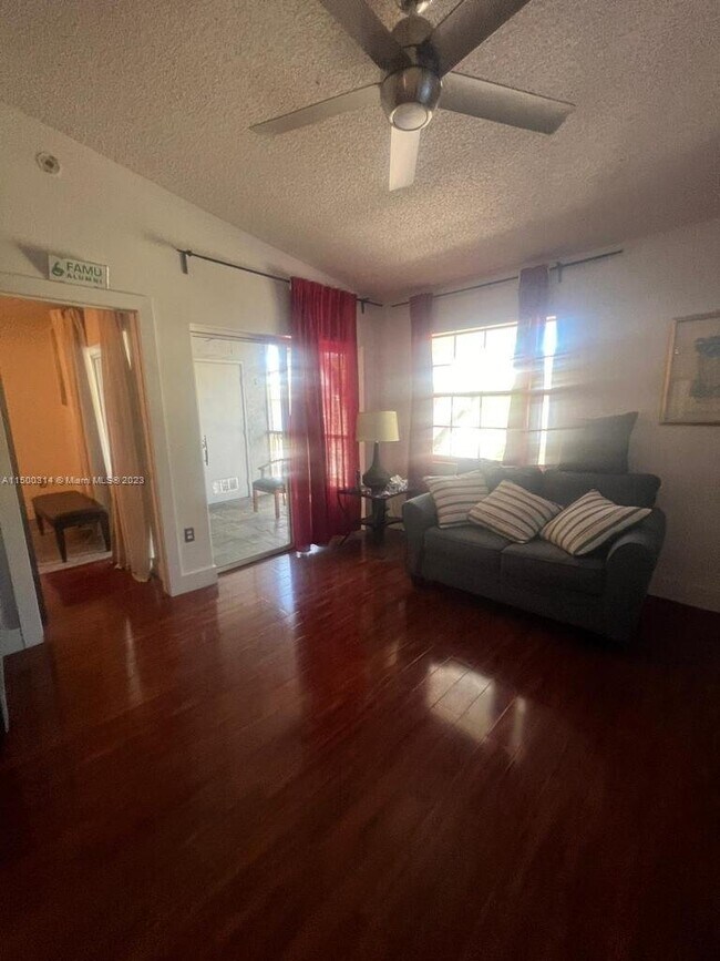 Building Photo - 478 Northeast 210th Circle Terrace, Miami,...