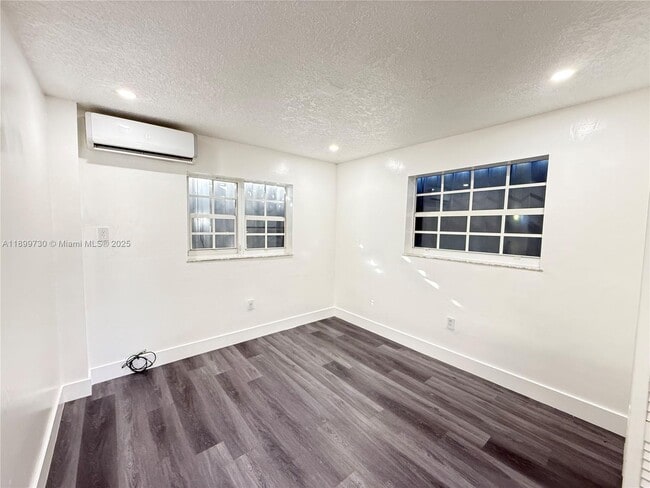Foto del edificio - 132 NW 32nd Ct