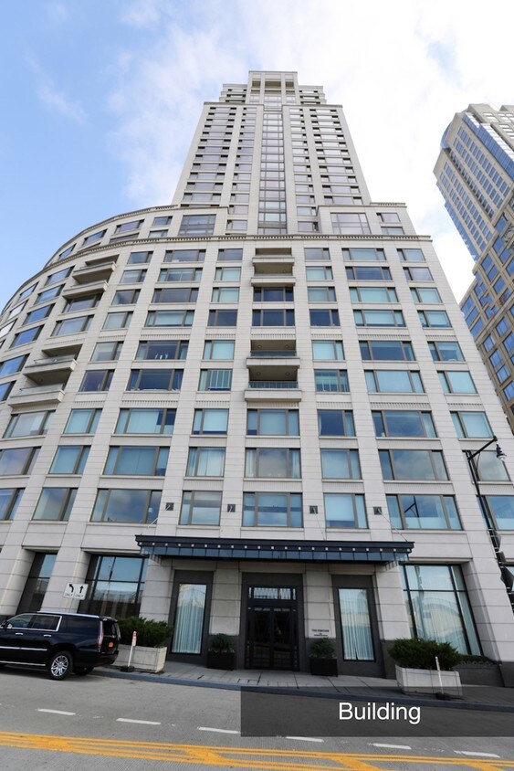 Foto principal - 240 Riverside Blvd