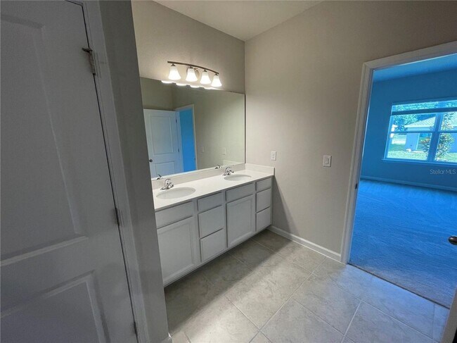 Building Photo - 325 Winter Bliss Ln