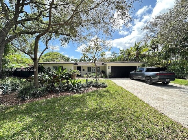 Building Photo - 6520 SW 65th St